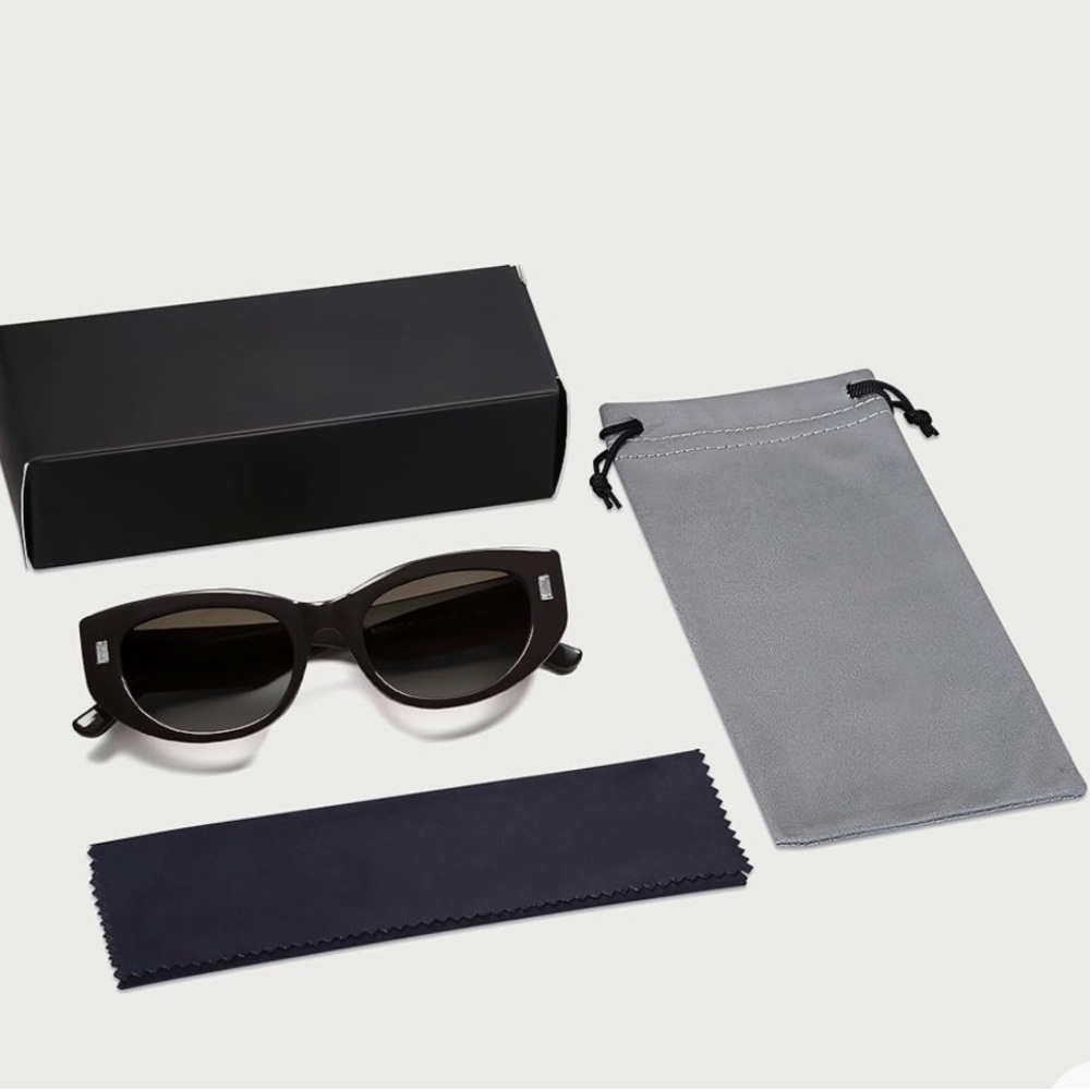 Elegant Black Cat-Eye Sunglasses - Picture 2 of 3